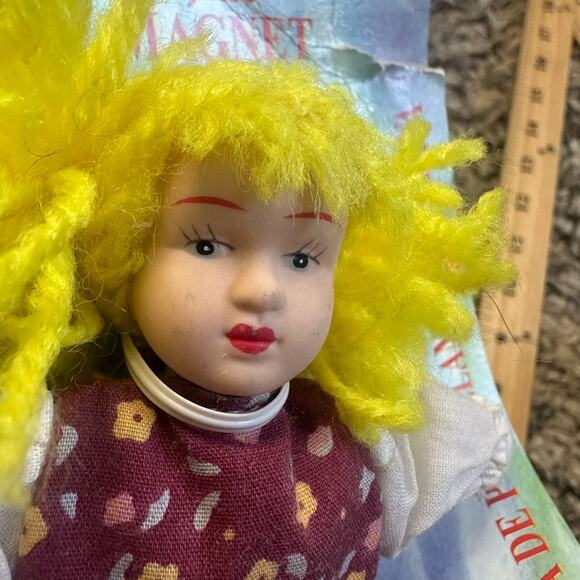 NEW Hartin Vintage Porcelain Face Doll Magnet - Picture 4 of 7